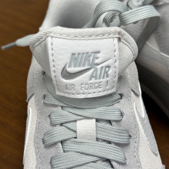 WMNS AIR FORCE 1 '07 'LIGHT SMOKE VAST GREY'- NO BOX - Picture 5 of 6